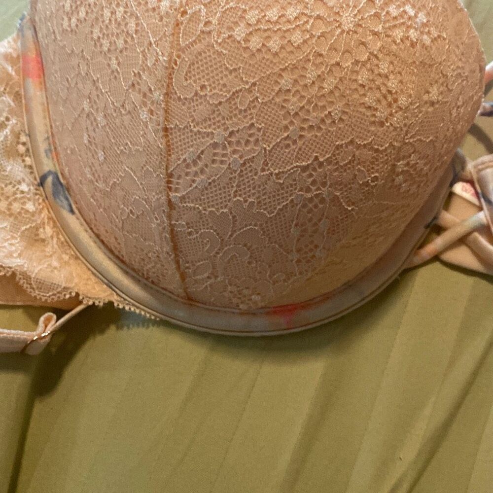 Victoria’s Secret push-up bra size 36D - Picture 8 of 9